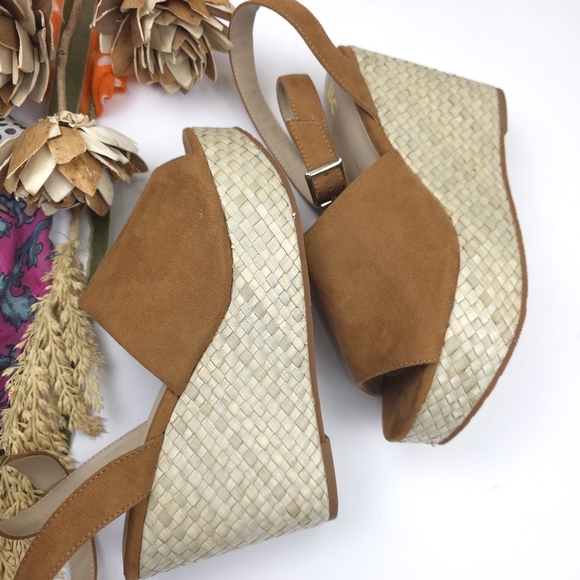 Brown Woven Platform Sandals Sz 8 - Picture 6 of 9